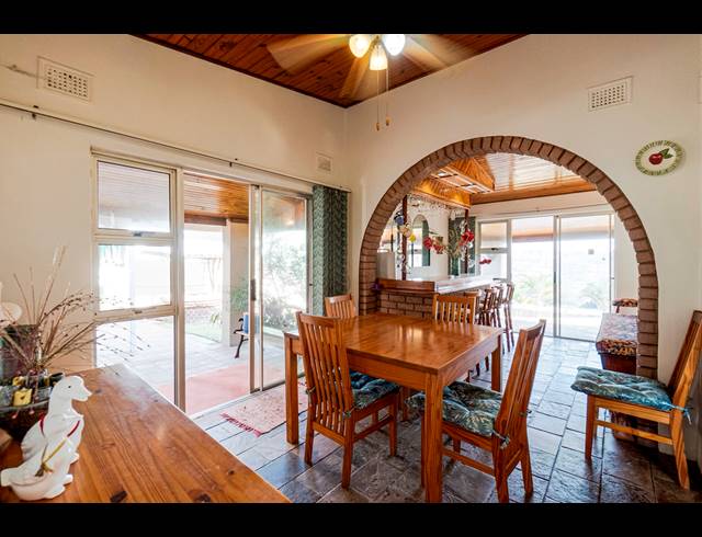 2 BEDROOM HOUSE FOR SALE IN BLUFF